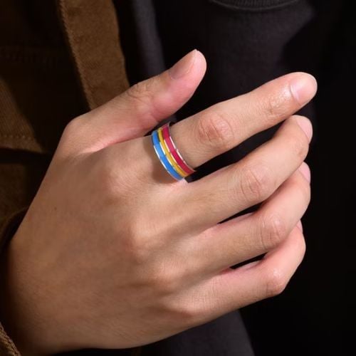 lgbt đeo nhẫn ngón nào