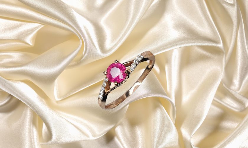 Nhẫn nữ đính đá quý Ruby kết hợp kim cương tinh xảo