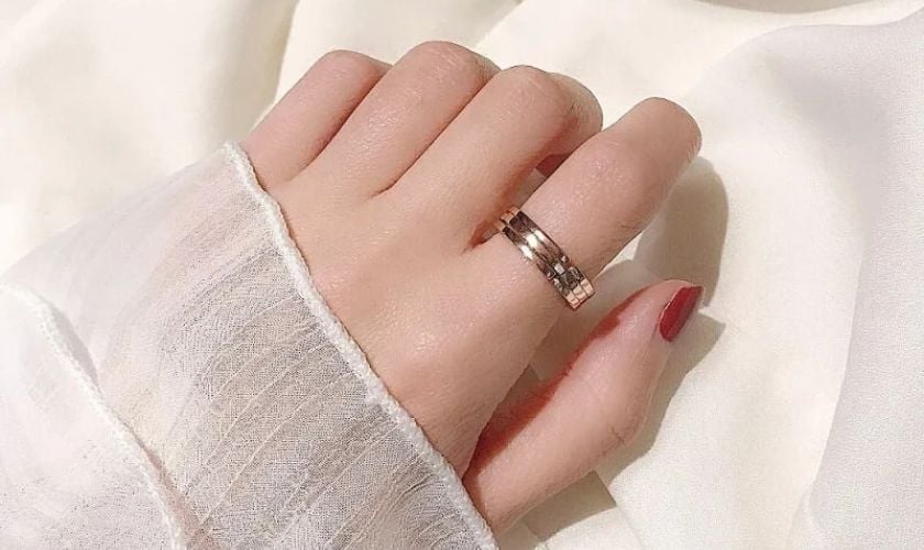 Ý nghĩa của việc đeo nhẫn ngón trỏ