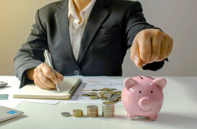 Bạn có 20 triệu thì nên gửi tiết kiệm sẽ an toàn hơn