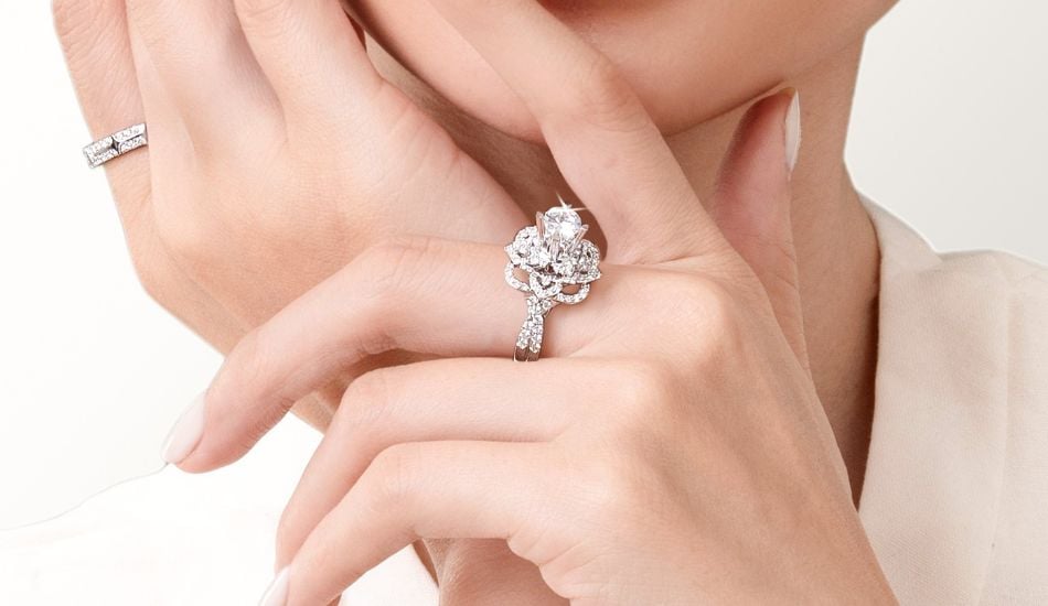 Nhẫn Cầu Hôn Kiểu Double Halo Giá Bao Nhiêu