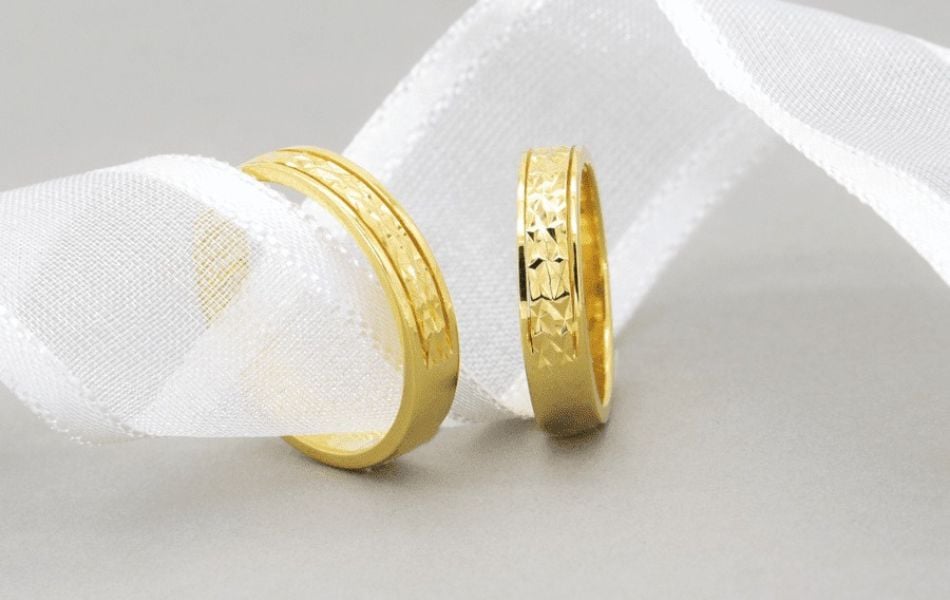5 yếu tố ảnh hưởng đến giá nhẫn cưới vàng 24K