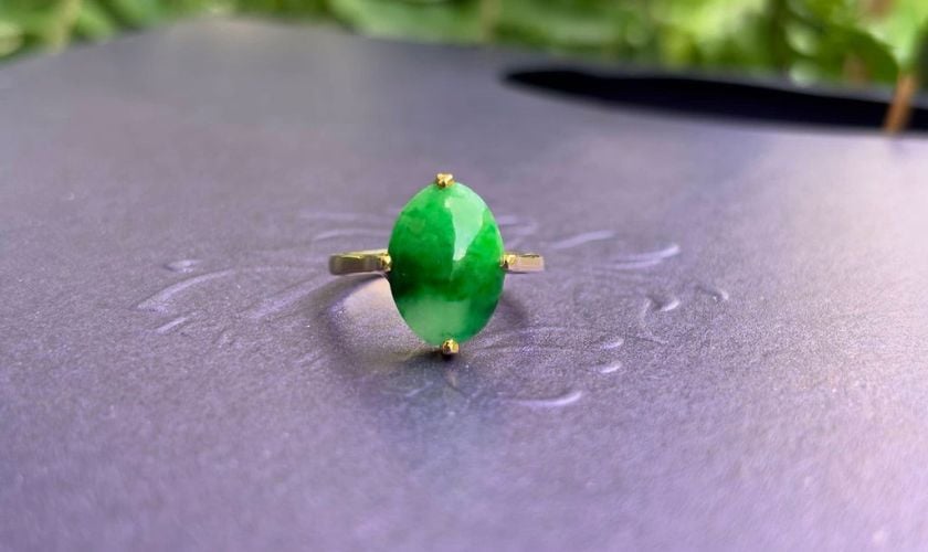 Những câu hỏi thường gặp về nhẫn đính đá Cẩm Thạch
