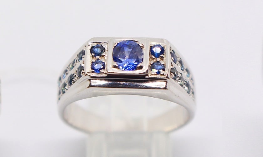 Nhẫn nam đá sapphire xanh