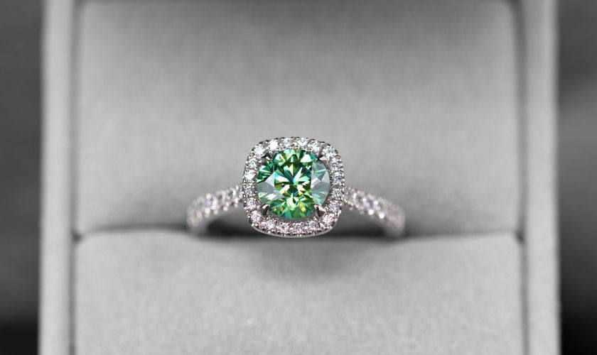 Nhẫn đá Emerald ngọc lục bảo mẫu đơn giản