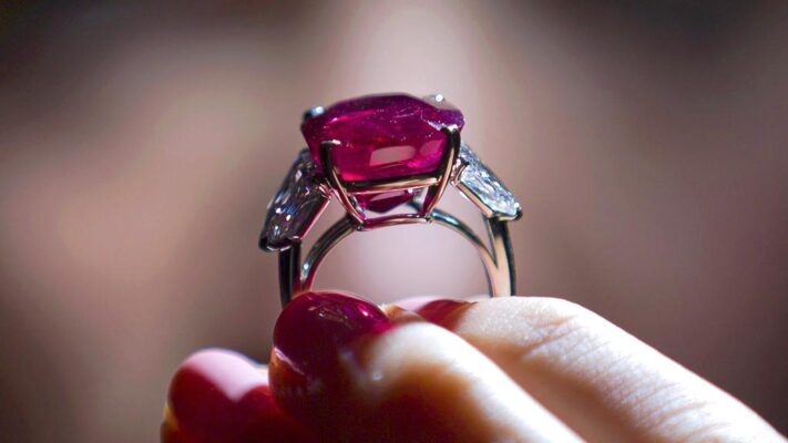 ruby hồng ngọc đắt nhất thế giới