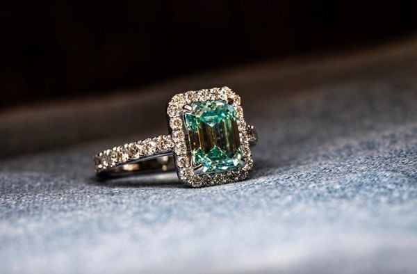 Ý Nghĩa Nhẫn Kim Cương Giác Cắt Emerald