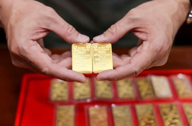 Vàng SJC thường có màu vàng ánh kim đậm đặc trưng, sáng bóng