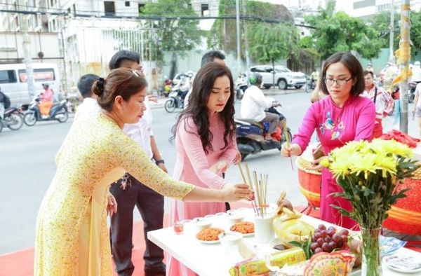 Văn khấn ngày khai trương cửa hàng