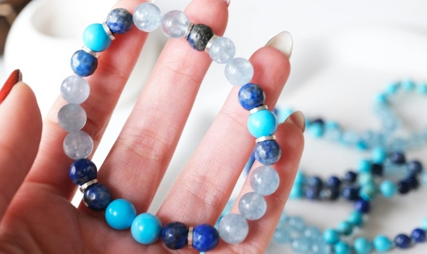 Mẫu vòng tay hạt đá Kyanite