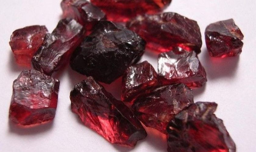 Đá Garnet (Ngọc Hồng Lựu)