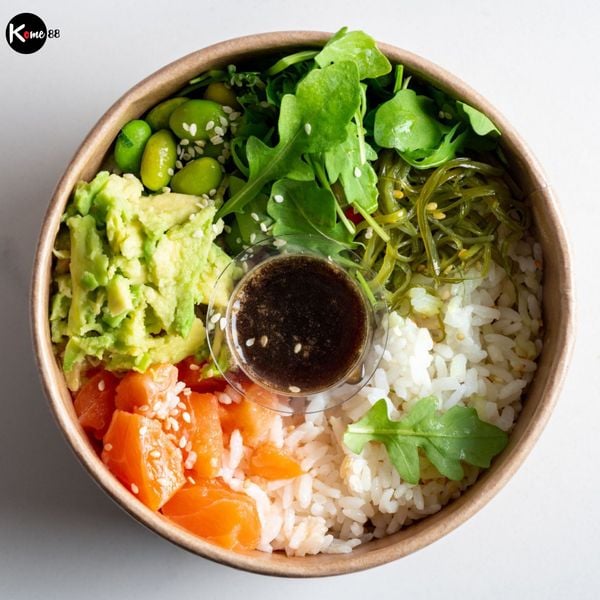 Gợi ý cách làm cơm cá hồi rong biển ngon tuyệt từ Kome88