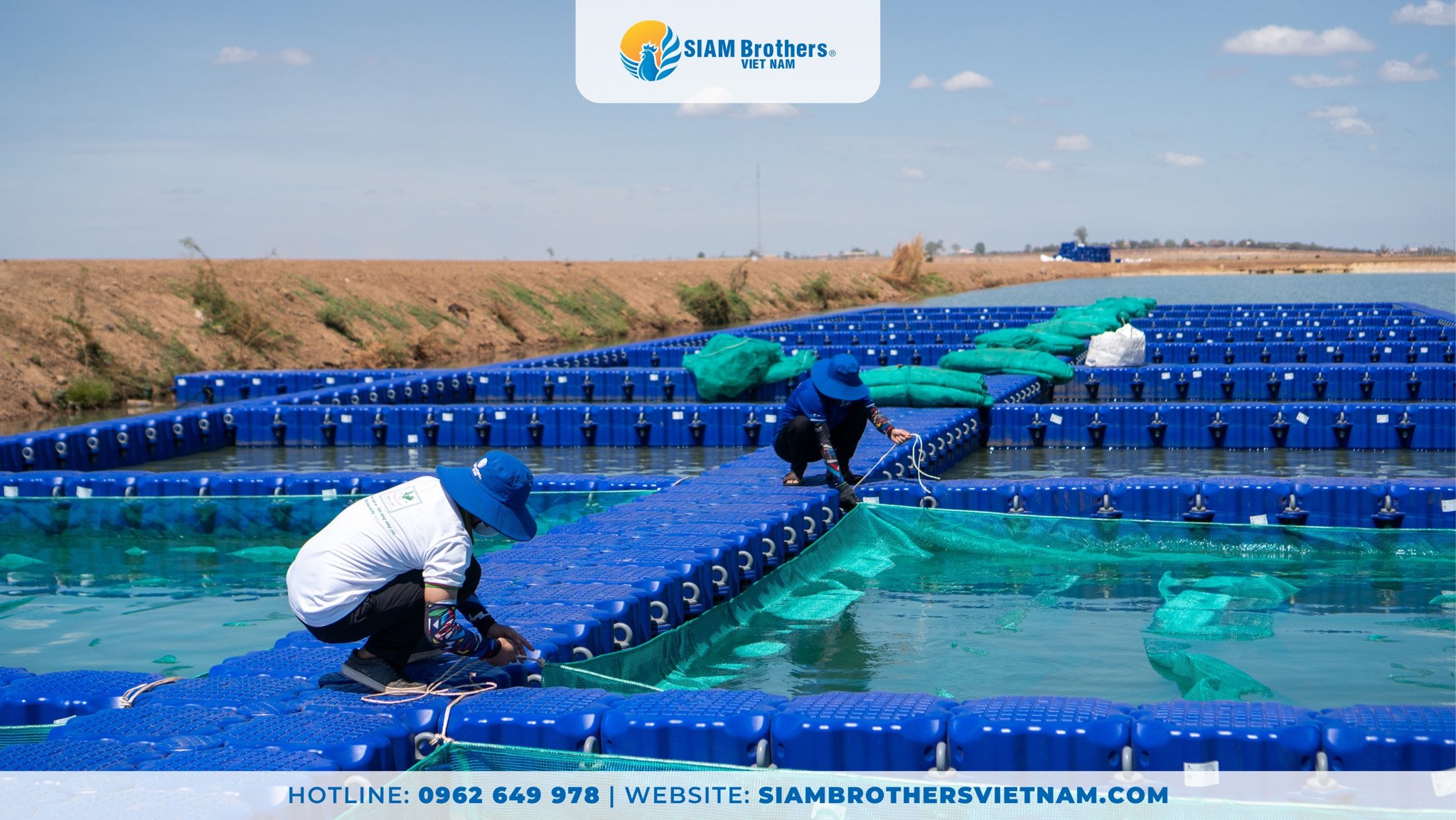 Phao lồng bè HDPE là loại phao được sản xuất từ vật liệu nhựa High-Density Polyethylene có độ bền cao