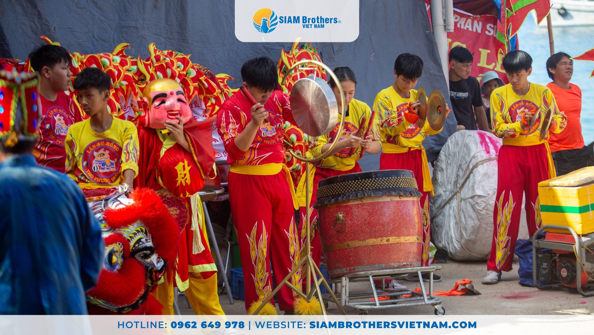 Lễ hội Cầu Ngư là nét văn hóa đặc trưng tại các làng chài