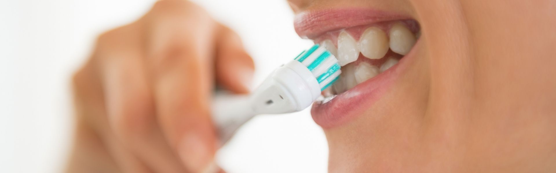 Bàn chải điện Electric Toothbrush phục vụ hàm răng của bạn