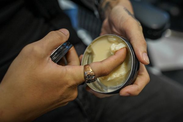 Lấy lượng pomade bao nhiêu là đủ