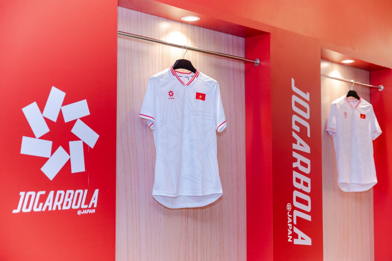 Thông tin giá bán chính thức trang phục Đội tuyển Bóng đá Quốc gia Việt Nam