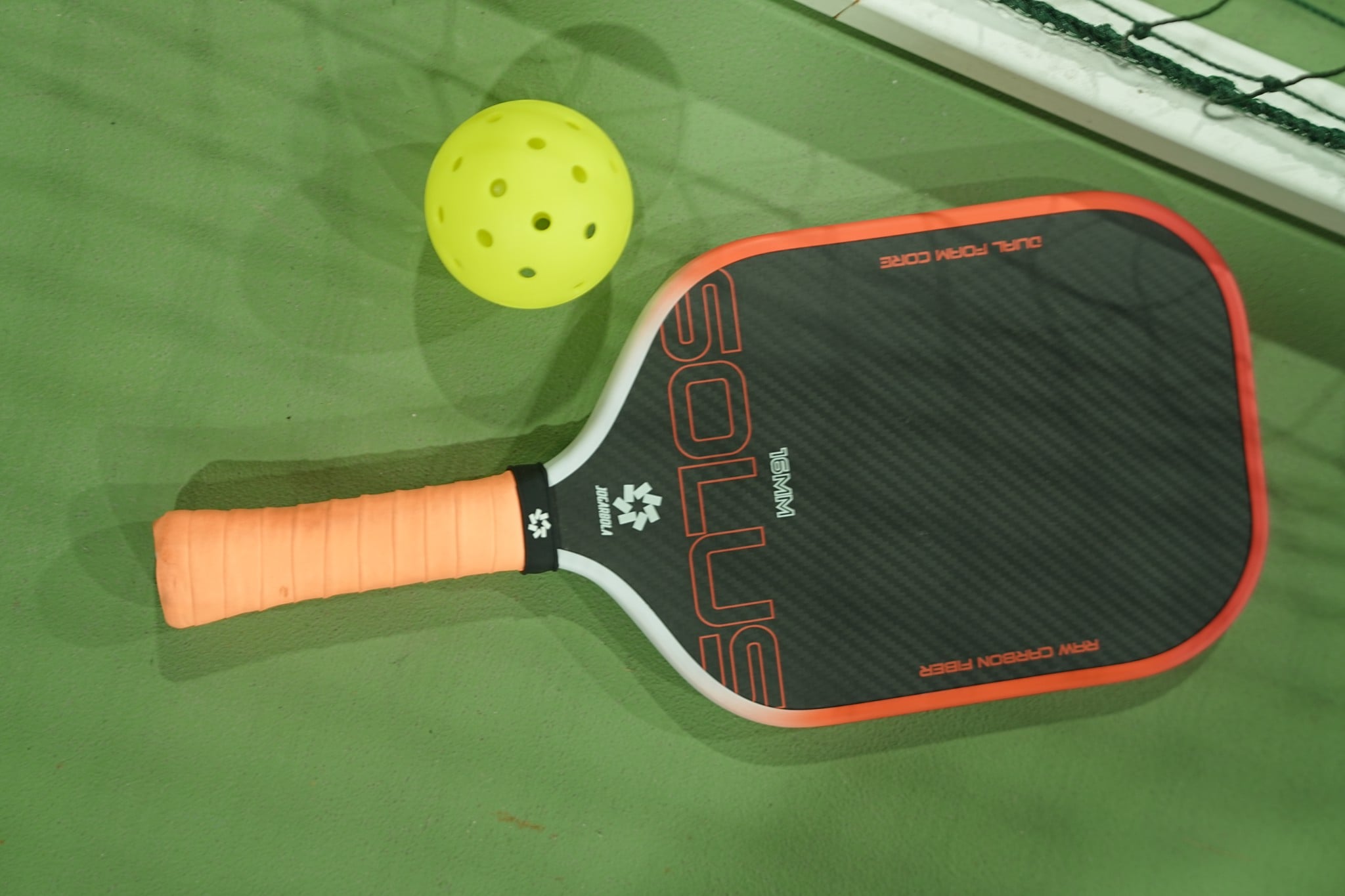 Chất liệu Carbon T700-3K trong vợt Jogarbola Solus Pro có gì đặc biệt