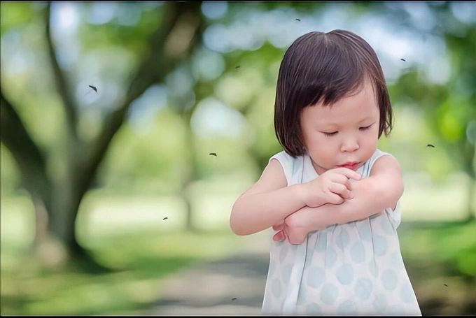 Bí kíp xử lý vết côn trùng cắn cho trẻ từ MC Minh Trang