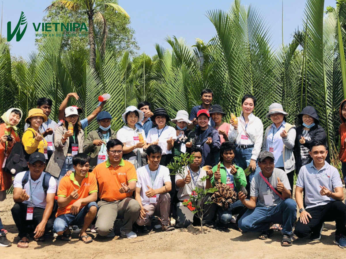 Mật Dừa Nước VIETNIPA có dịp đón tiếp đoàn tham quan của “Lớp tập huấn Marketing và phát triển sản phẩm nông nghiệp” do Trung Tâm BSA phối hợp với Viện sinh thái Miền Nam ( NTFP- EP) cùng tổ chức