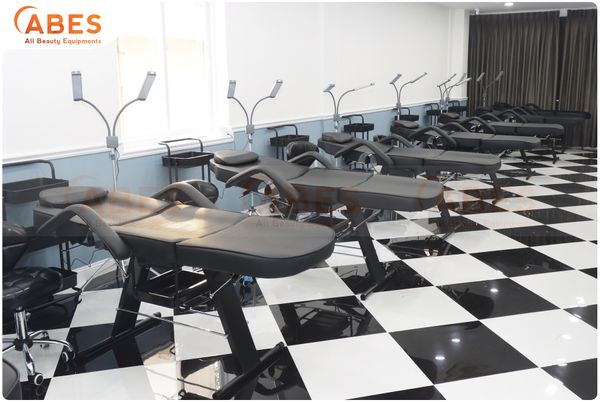 Bàn Giao 38 Bộ Sản Phẩm Giường 3 Khúc Cao Cấp - Ghế Xoay - Xe Đẩy - Đèn Glamcor Tại Quận 1 – TPHCM