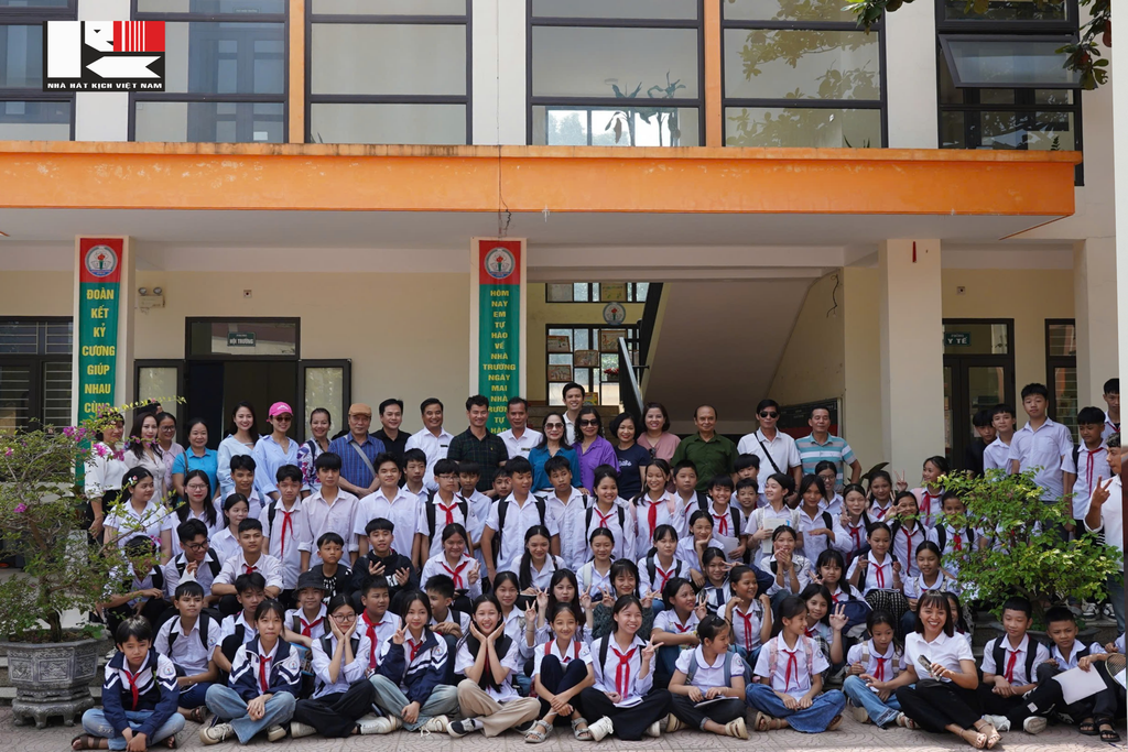 ❤️CHIA SẺ YÊU THƯƠNG - VƯỢT QUA MÙA LŨ: NHÀ HÁT KỊCH VIỆT NAM ĐI THĂM NGƯỜI DÂN YÊN BÁI SAU TRẬN BÃO LỊCH SỬ YAGI