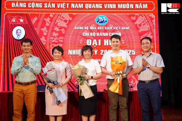 CHI BỘ KHỐI HÀNH CHÍNH TỔ CHỨC THÀNH CÔNG ĐẠI HỘI CHI BỘ HÀNH CHÍNH NHIỆM KỲ 2022-2025