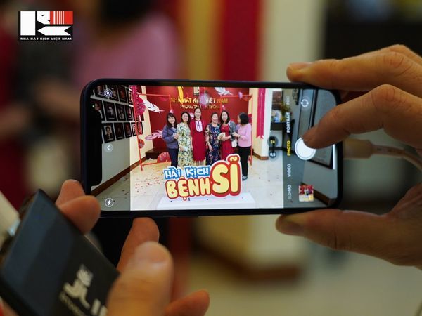 “BỆNH SĨ” TIẾP TỤC CHINH PHỤC KHÁN GIẢ THỦ ĐÔ