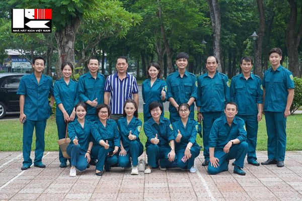 NHÀ HÁT KỊCH VIỆT NAM THAM GIA TẬP HUẤN DÂN QUÂN TỰ VỆ
