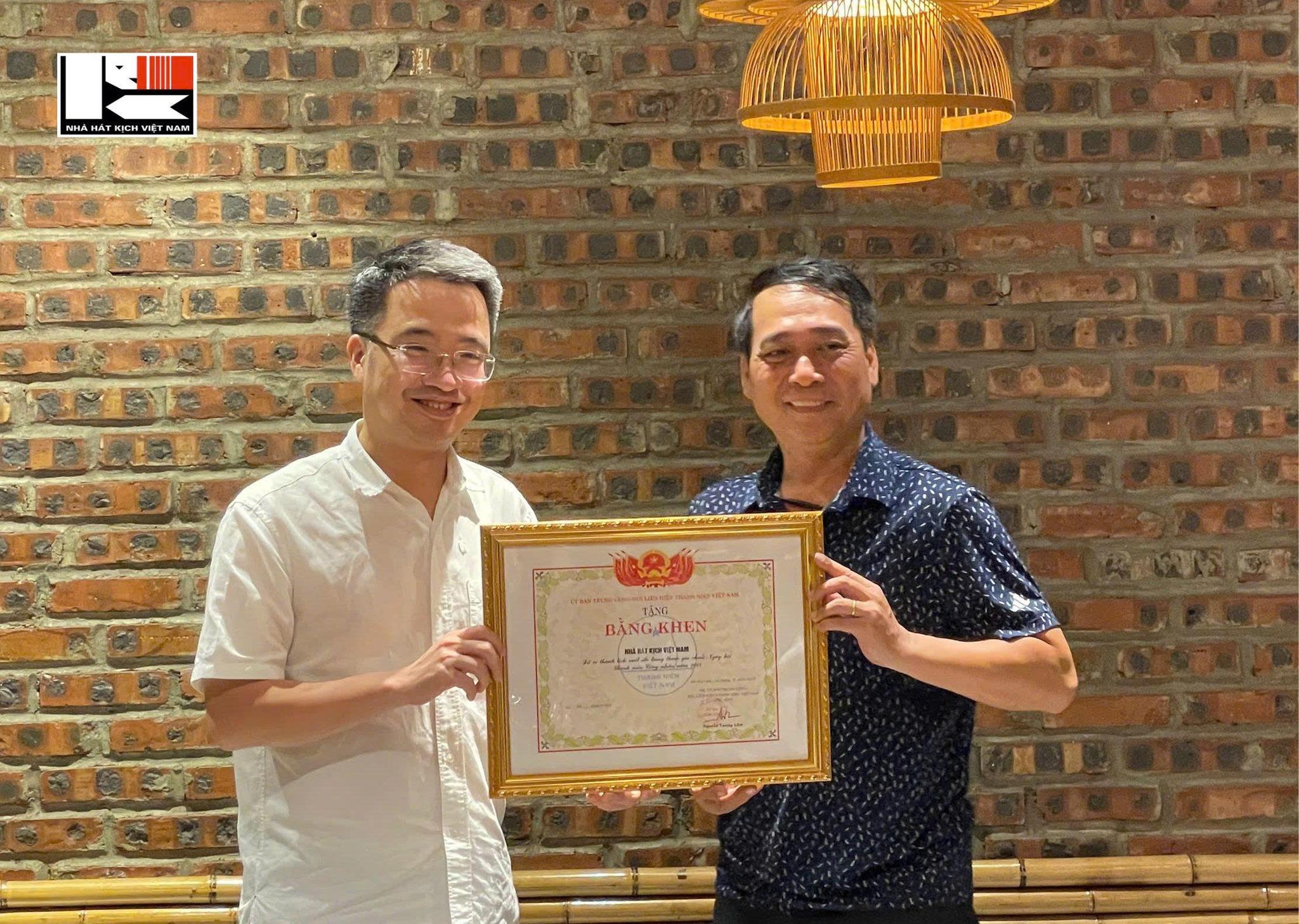 🏅 NHÀ HÁT KỊCH VIỆT NAM VINH DỰ NHẬN BẰNG KHEN CỦA TRUNG ƯƠNG HỘI LIÊN HIỆP THANH NIÊN VIỆT NAM