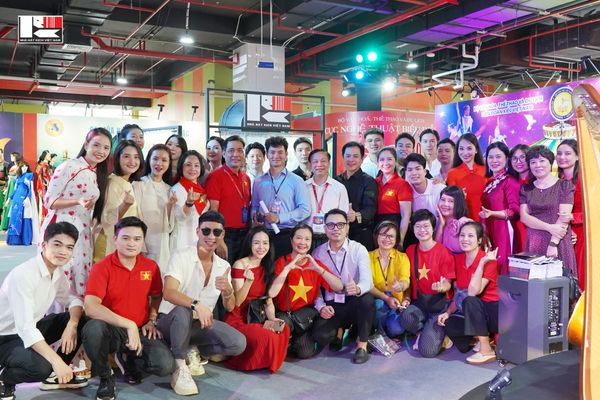 NHÀ HÁT KỊCH VIỆT NAM THAM GIA LỄ KHAI MẠC TRIỂN LÃM THÀNH TỰU ĐẤT NƯỚC