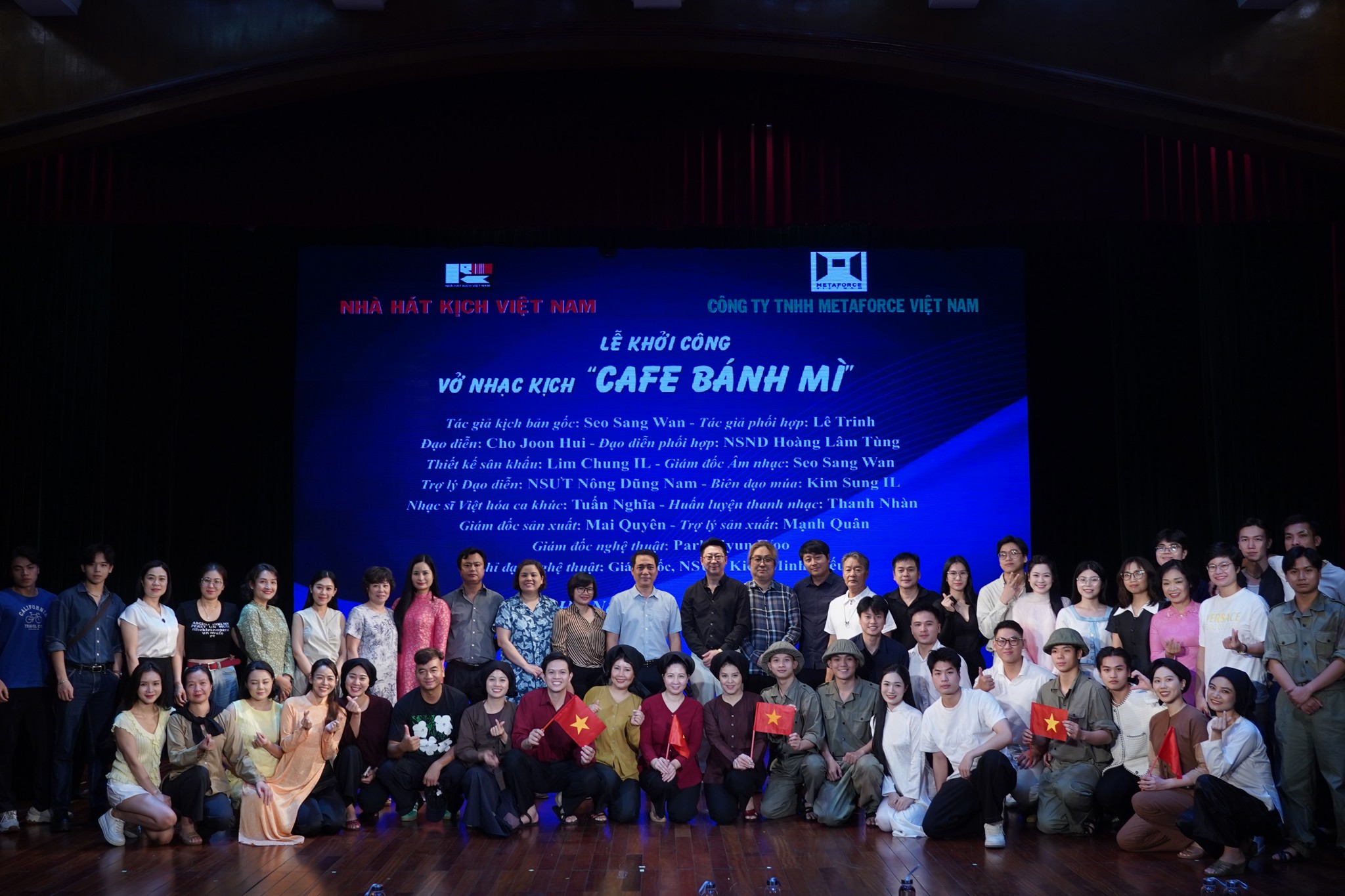 NHÀ HÁT KỊCH VIỆT NAM KHỞI CÔNG HAI VỞ DIỄN: “BÁC HỒ MỘT TÌNH YÊU BAO LA” VÀ NHẠC KỊCH “CAFÉ BÁNH MÌ”