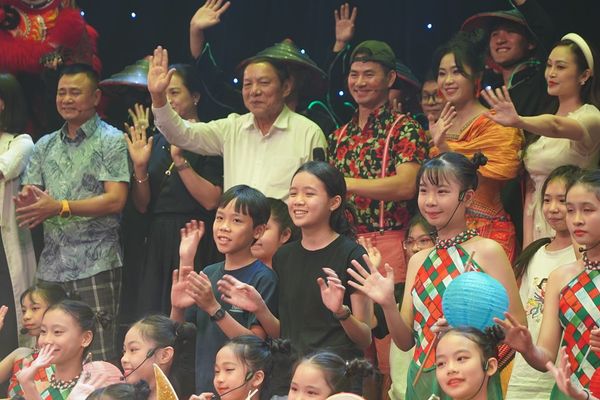 Chương trình “Trung thu không xa cách”: Hơn 1,1 tỉ đồng ủng hộ đồng bào bị ảnh hưởng bão lũ