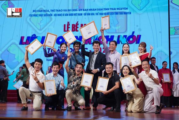 NHÀ HÁT KỊCH VIỆT NAM KHẲNG ĐỊNH VỊ THẾ “ANH CẢ ĐỎ” TẠI LIÊN HOAN KỊCH NÓI TOÀN QUỐC 2024