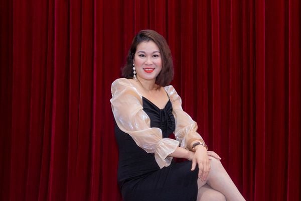 NGHỆ SĨ NGUYỄN THU HƯƠNG