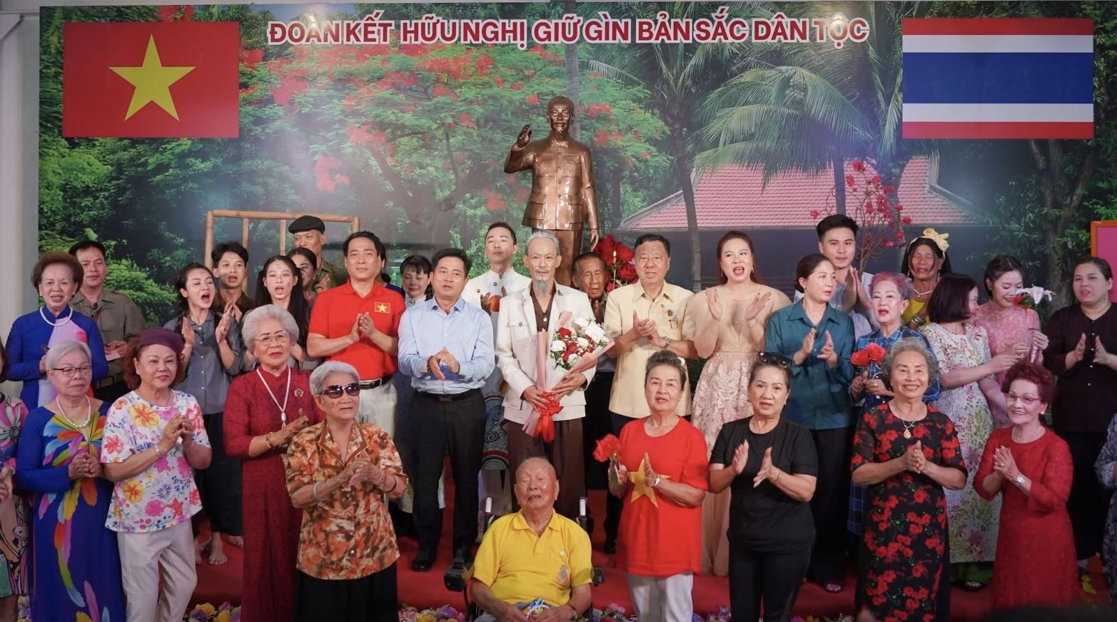Nhà hát Kịch Việt Nam lan tỏa nghệ thuật, kết nối nghĩa tình Việt - Lào - Thái Lan