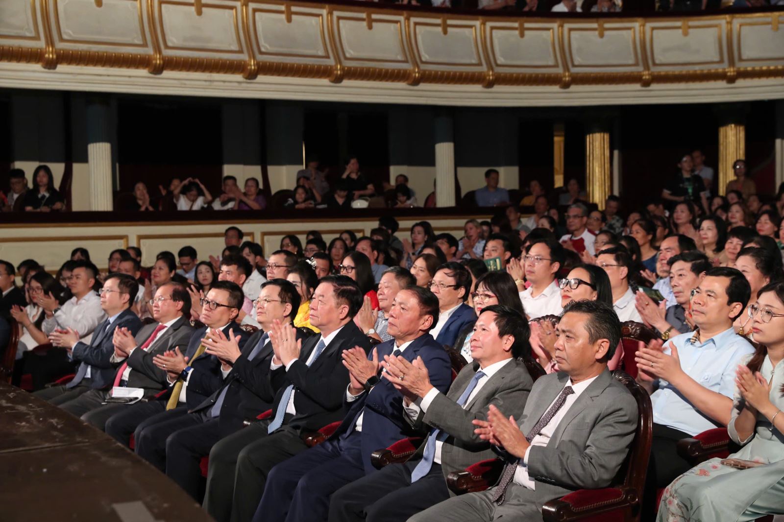 “Quà tháng 5 dâng Người”- Chương trình nghệ thuật đặc biệt đầy cảm xúc và ý nghĩa