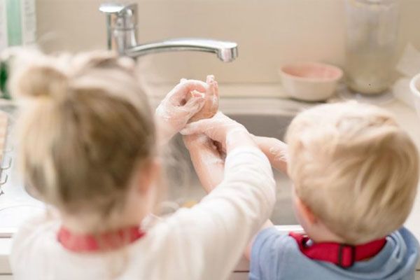 Cẩn trọng khi lựa chọn sản phẩm rửa tay dùng cho trẻ nhỏ