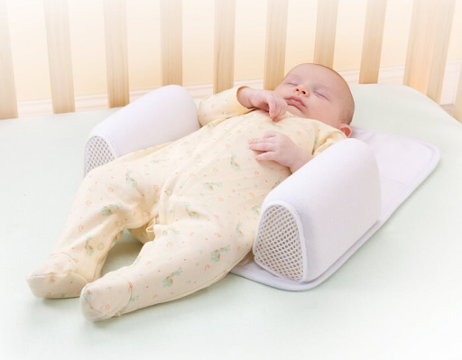 Những món đồ cần thiết cho trẻ sơ sinh bao gồm đồ dùng khi bé ngủ