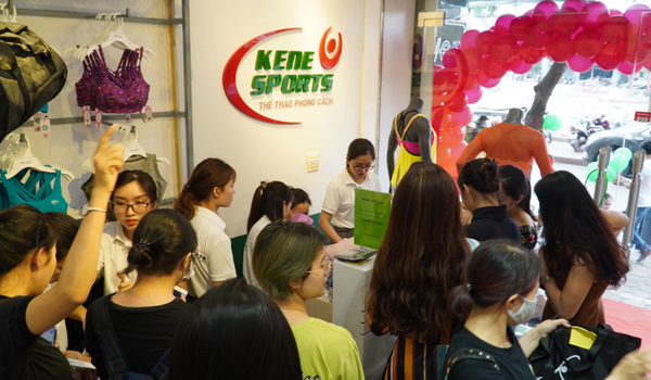 BỎNG MẮT VỚI BỘ SƯU TẬP THỜI TRANG TẬP GYM NỮ XUỐNG PHỐ CỦA KENSPOR