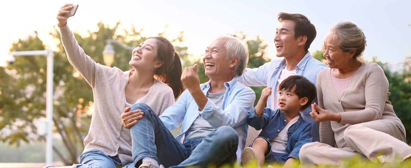 Người cao tuổi duy trì lối sống tích cực để bảo vệ sức khỏe và nâng cao chất lượng cuộc sống