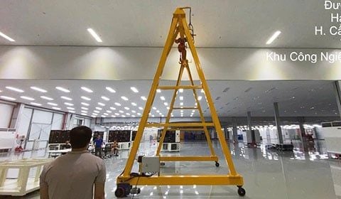 Cổng trục 3 tấn chạy trên nền bê tông ở Hải Dương