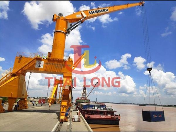 cầu trục cảng 5