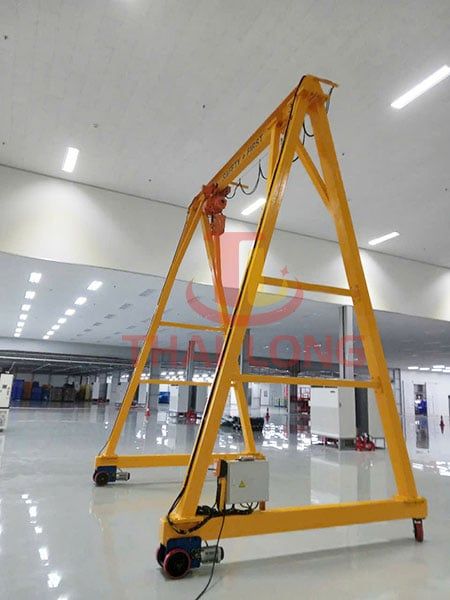 cổng trục 3 tấn chạy trên nền bê tông 1