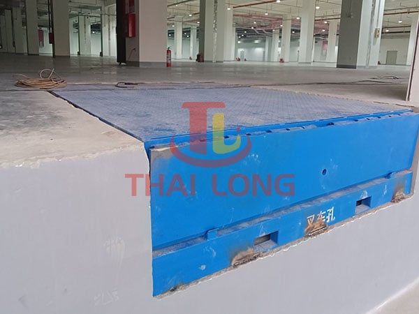 sàn nâng thủy lực 2