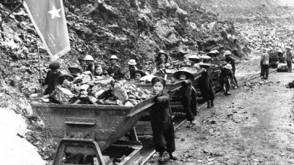 Khai thác than tại mỏ than đầu tiên tại Việt Nam