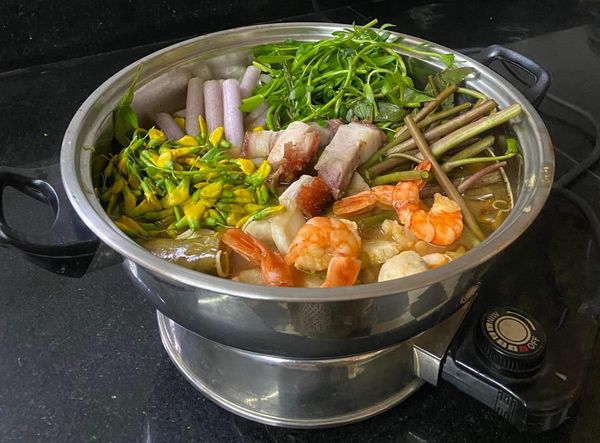 Lẩu mắm Khổng Tước Nguyên “online”