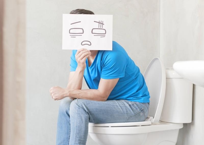 ĐIỀU TRỊ SA TRỰC TRÀNG KIỂU TÚI BẰNG MẢNH GHÉP ĐẶT SAU ÂM ĐẠO
