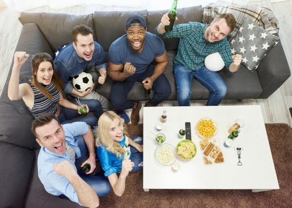 Lưu ý không thể bỏ qua cho người mắc bệnh tim mạch khi xem bóng đá