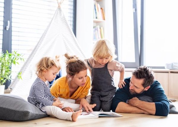 PHÁT TRIỂN NGÔN NGỮ Ở TRẺ EM: BE MẸ CẦN LƯU Ý GÌ?